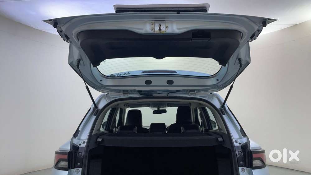 Maruti Suzuki Vitara Brezza 1.5 Zxi, 2023, Petrol