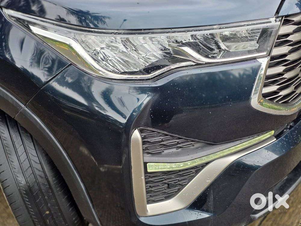 Toyota Innova Hycross 2.0 Zx (o) Hybrid 7 Str, 2023, Petrol