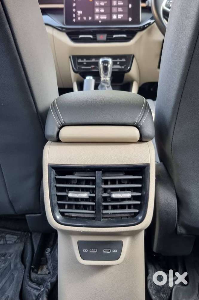 Skoda Slavia Style 1.0l Tsi At, 2022, Petrol