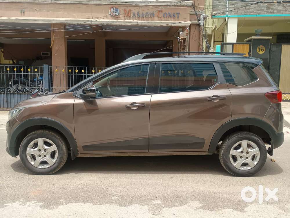 Renault Triber Rxt, 2022, Petrol