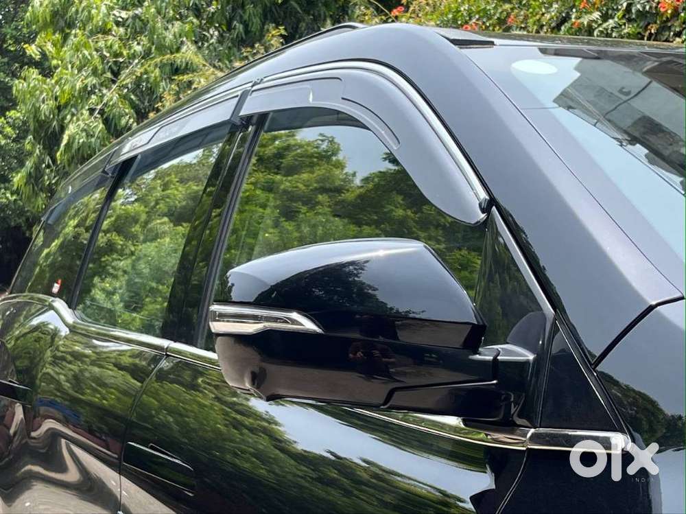 Mahindra Xuv700 2.0 Ax 7 Petrol At Luxury Pack Str, 2025, Petrol