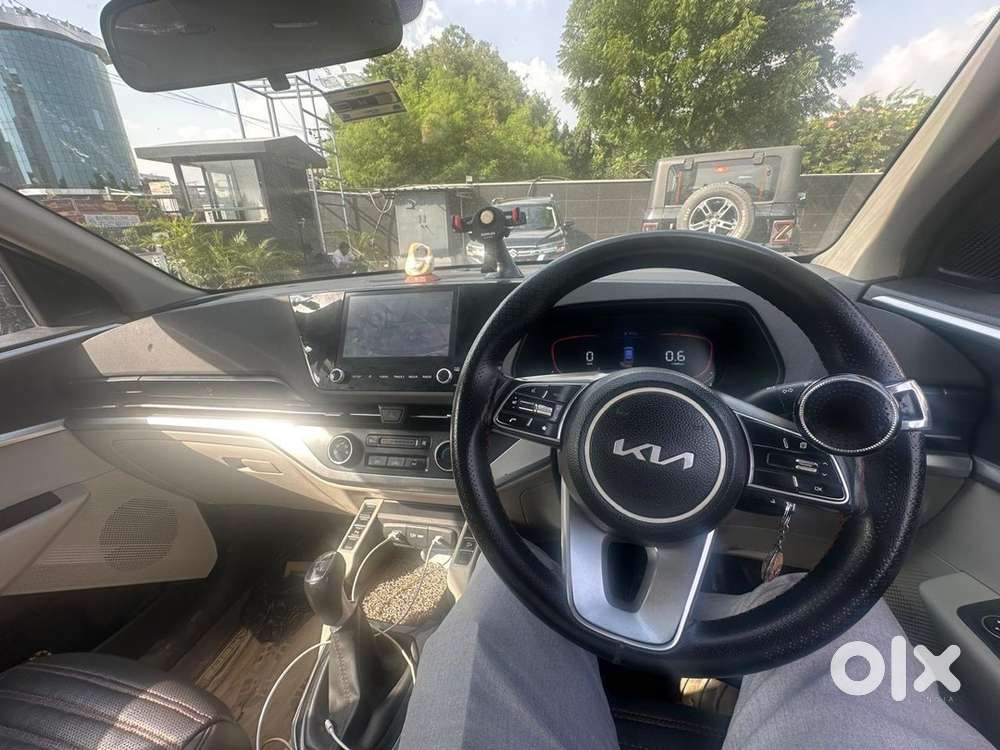 Kia Carens Petrol 2023