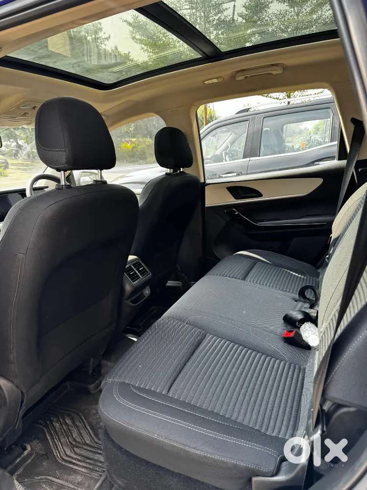 Mahindra Xuv700at 2024 Diesel 122000 Km Driven
