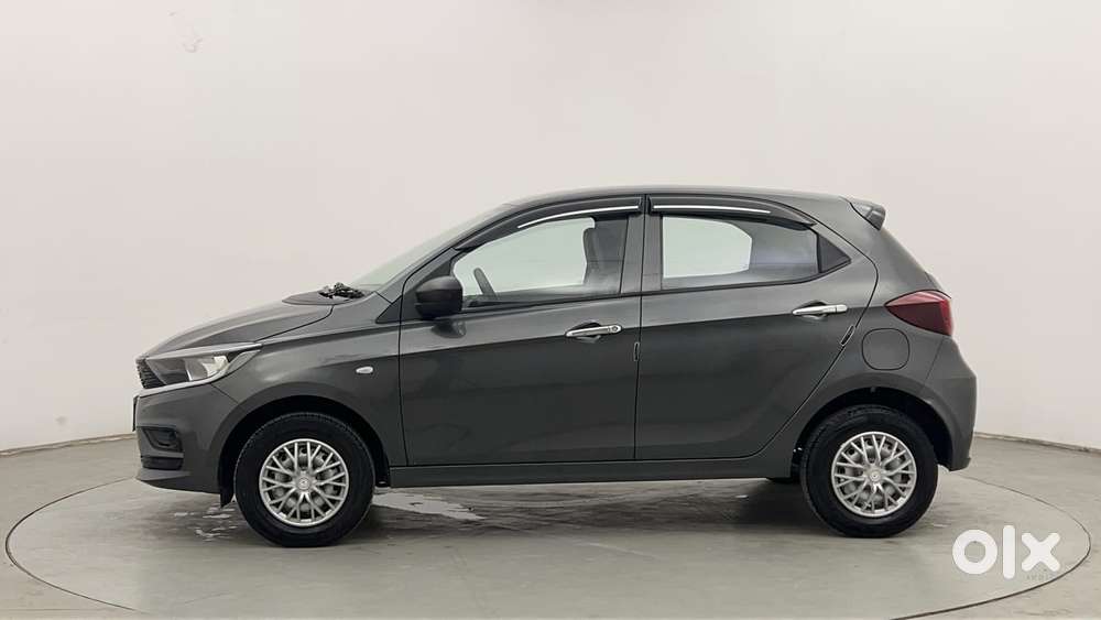 Tata Tiago Xe, 2025, Petrol
