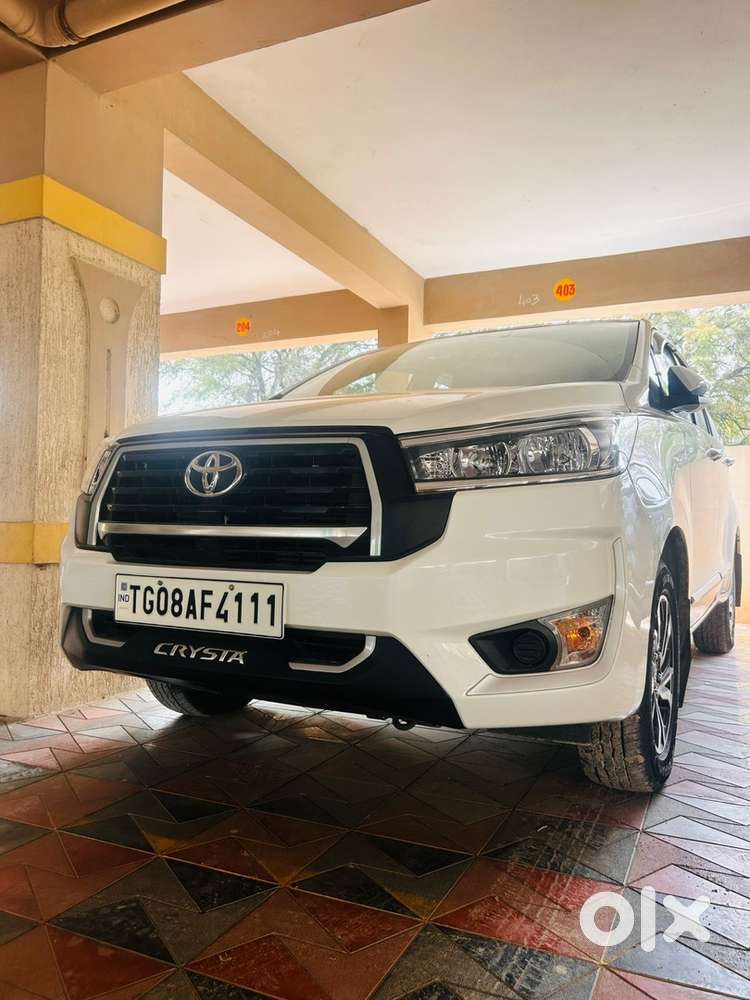 Toyota Innova Crysta 2025