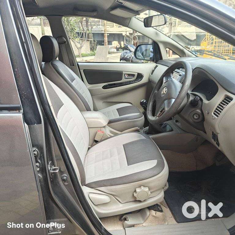 Toyota Innova 2.5 Z Diesel 7 Seater, 2014, Diesel