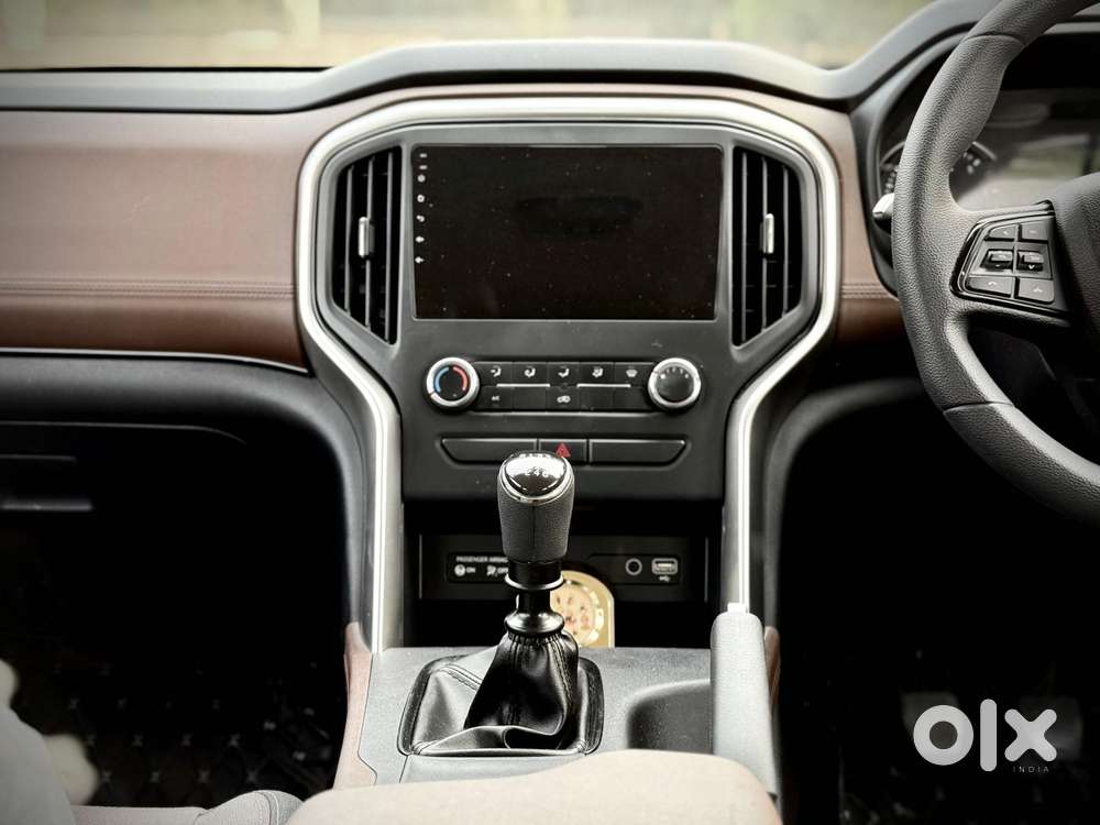 Mahindra Scorpio-n 2.0 Z2 Petrol Mt 7 Str, 2025, Petrol