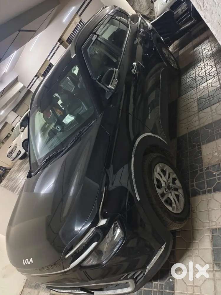 Kia Carens 2025 Diesel Well Maintained