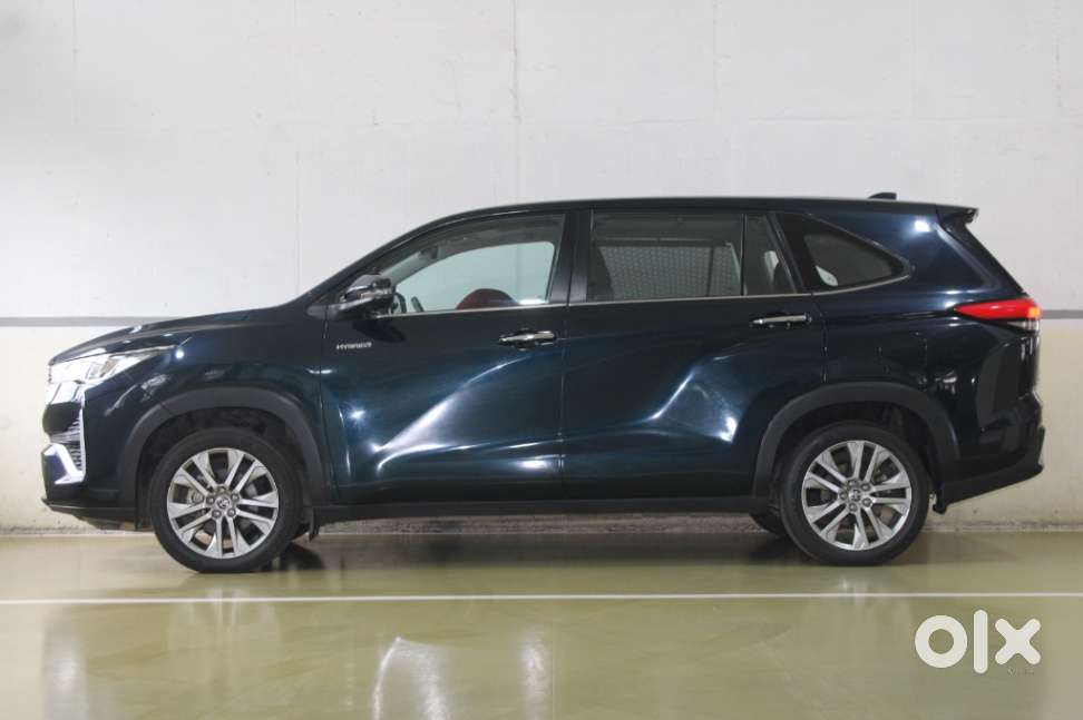Toyota Innova Hycross 2.0 Zx Hybrid 7 Str, 2023, Petrol