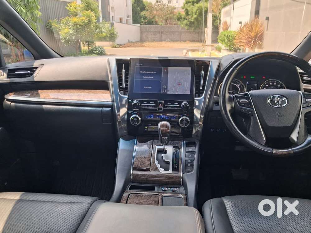 Toyota Vellfire 2.5 Executive Lounge, 2021, Petrol