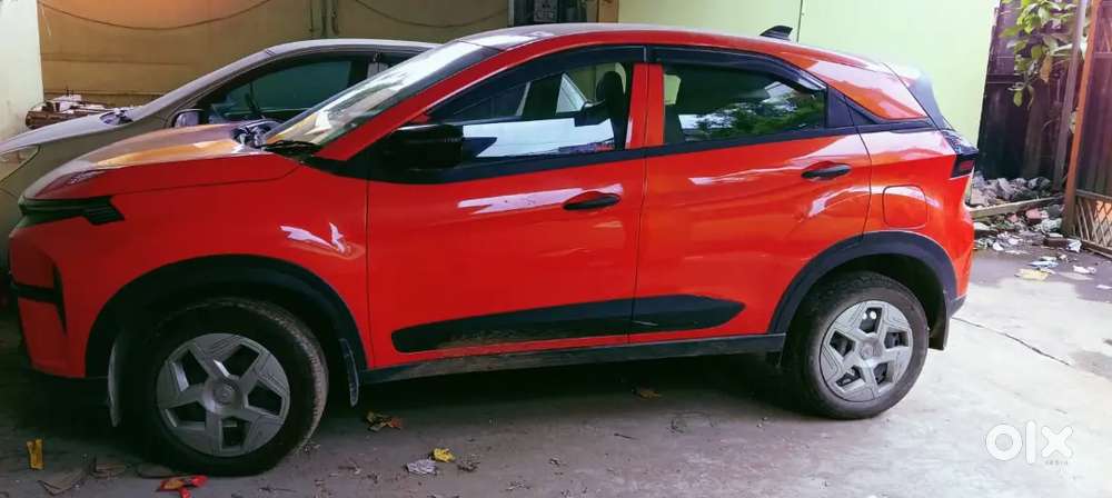 Tata Nexon Petrol Smart 2024 Manual