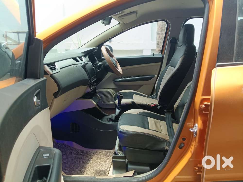 Renault Triber Rxz, 2022, Petrol