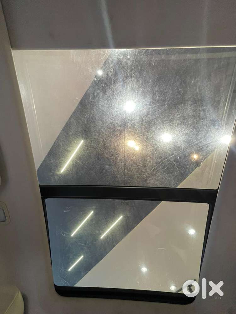 Mahindra Xuv700 2.0 Ax 7 Petrol Mt Str, 2023, Petrol