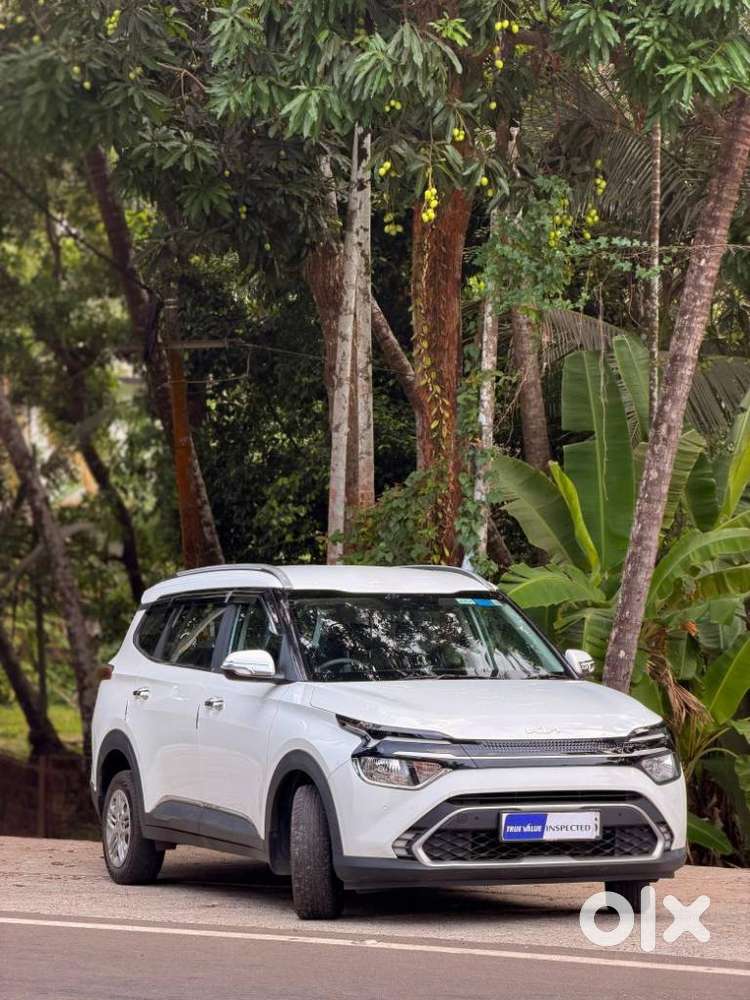 Kia Carens, 2022, Petrol