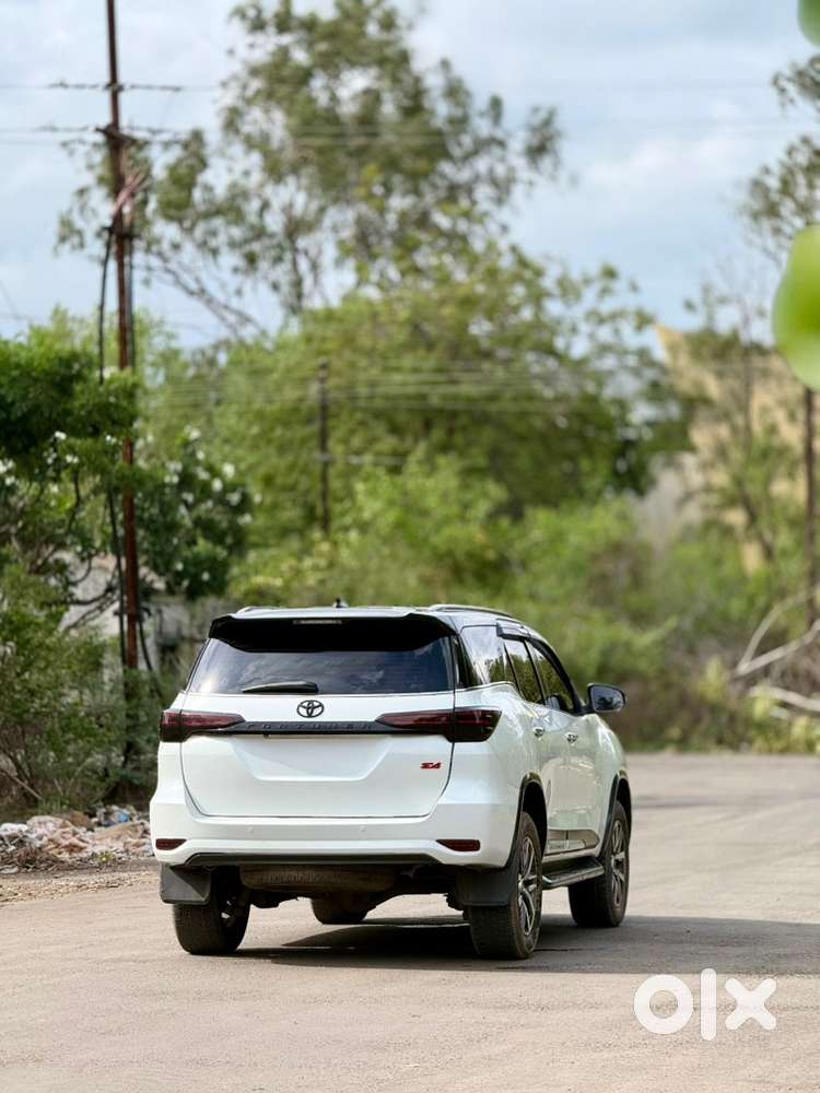 Toyota Fortuner Diesel 2017 4x4 Top Condition 1st Owner