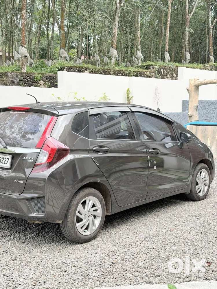 Honda Jazz 2018 Petrol Well Maintained Full Showroom Seevice