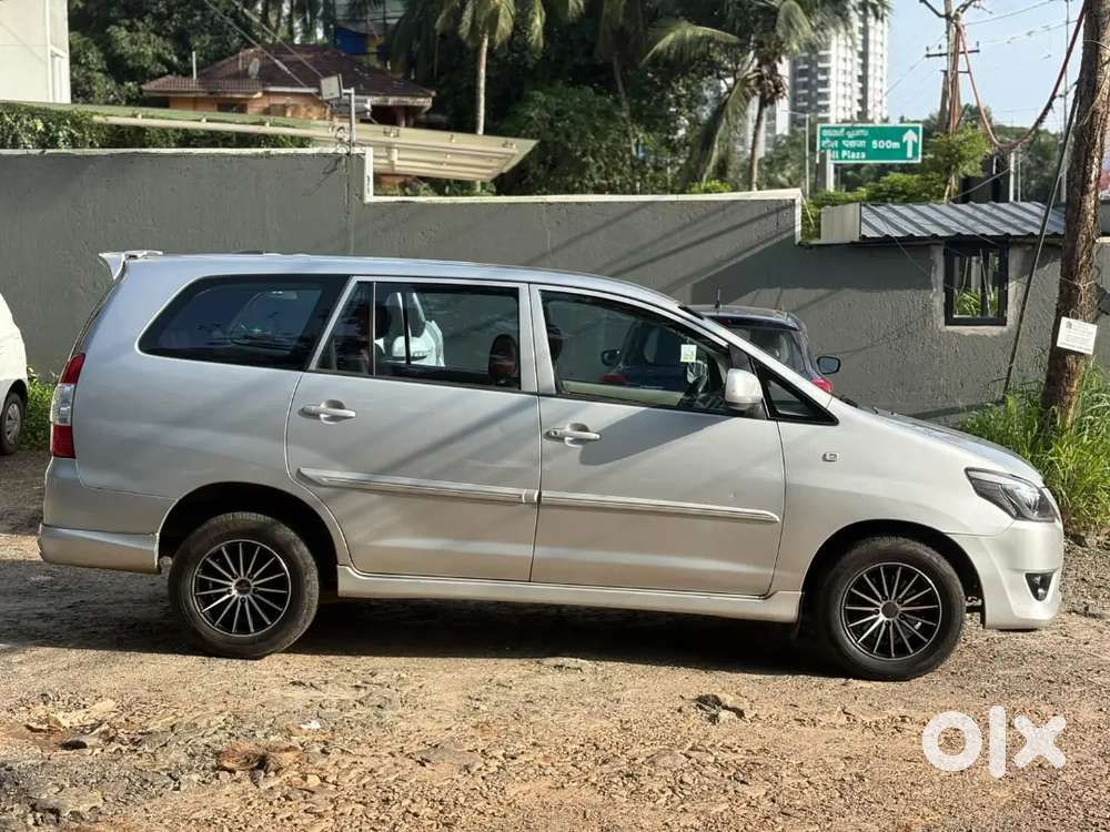 Toyota Innova 2013 Diesel 195000 Km Driven Please Text Me On Whatsapp