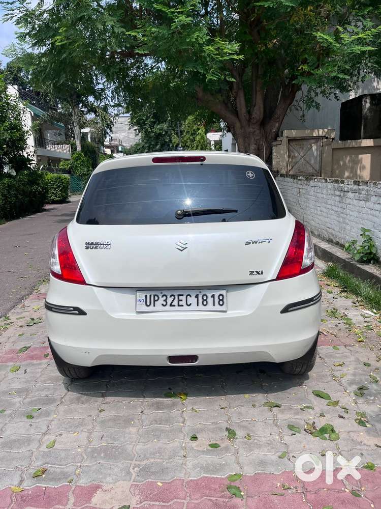 Maruti Suzuki Swift Vvt Zxi, 2012, Petrol
