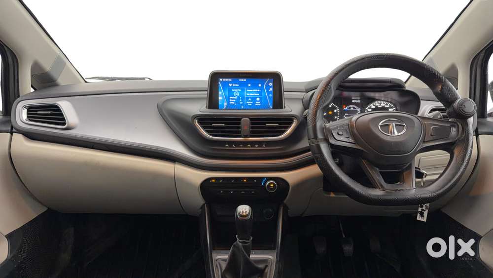 Tata Altroz 1.2 Xm Plus, 2022, Petrol