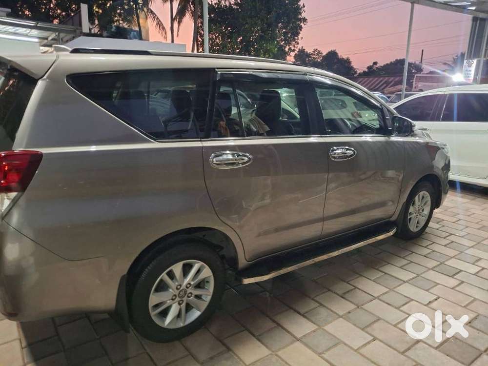 Toyota Innova Crysta 2.8 Z, 2017