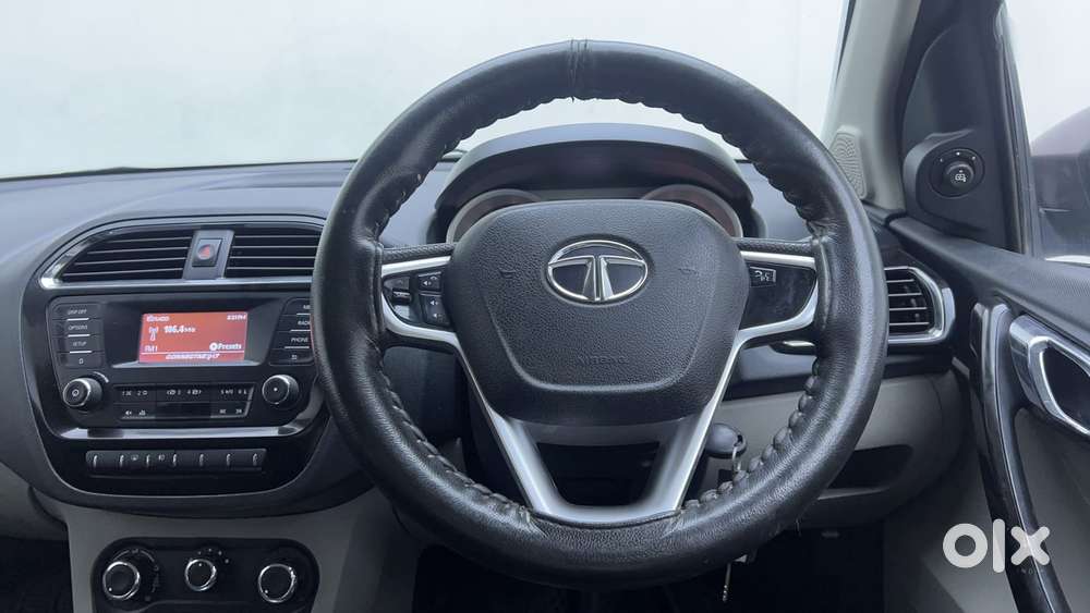 Tata Tiago Xza, 2017, Petrol