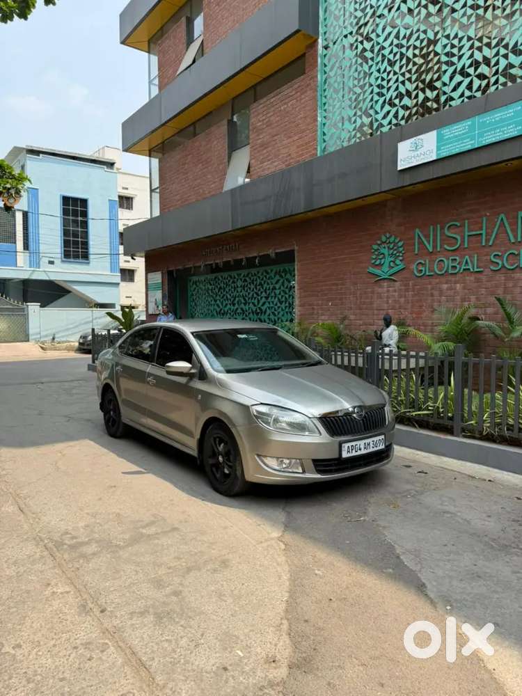Skoda Rapid 2012 Diesel 120000 Km Driven