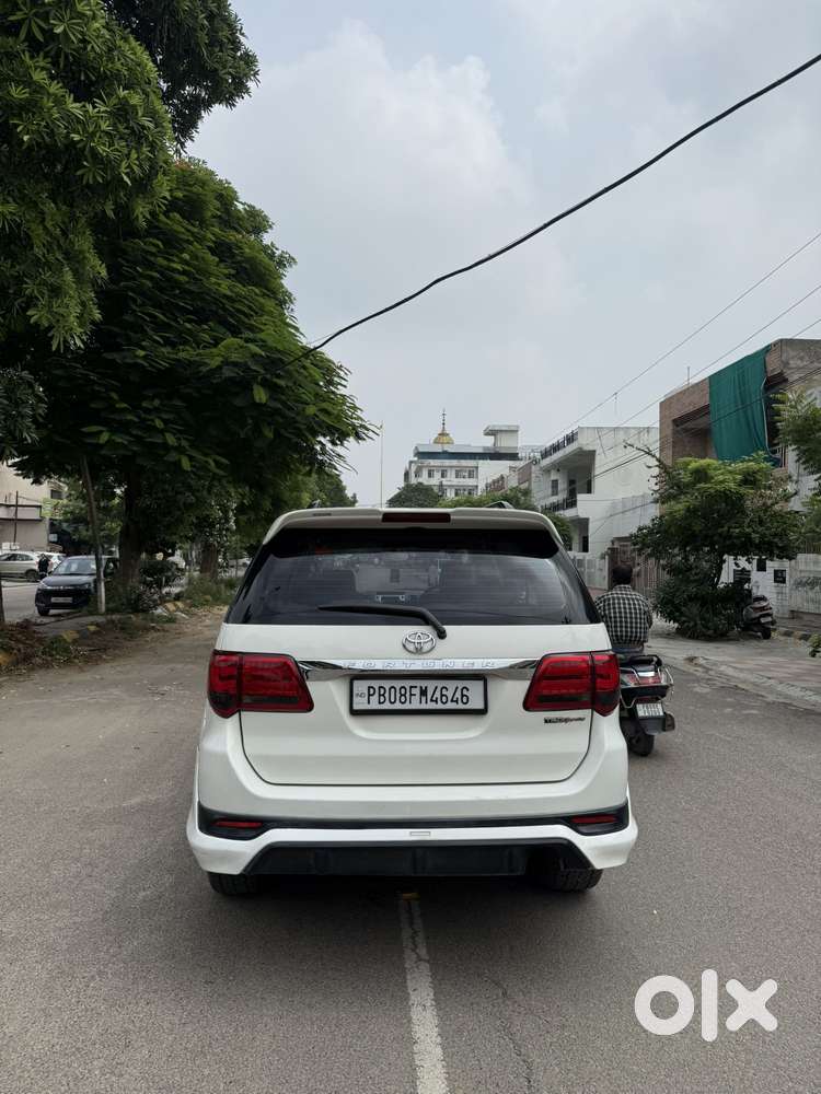 Toyota Fortuner 2.8 4wd Mt, 2015, Diesel