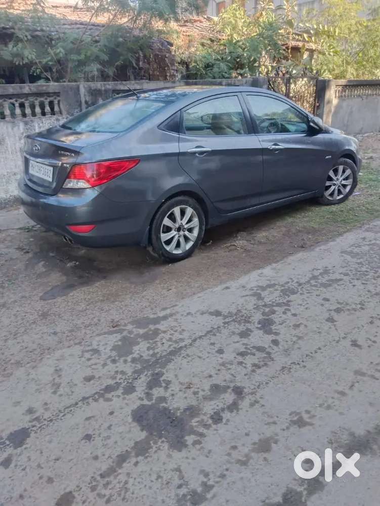 Hyundai Fluidic Verna 2011 Petrol 110000 Km Driven