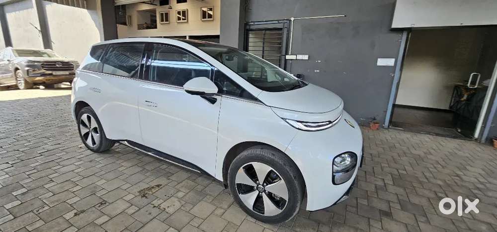 Mg Windsor Ev Essence 2025