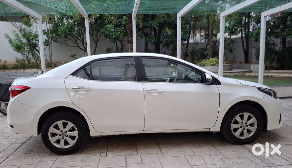 Toyota Corolla Altis 2013-2017 D-4d G, 2015, Diesel