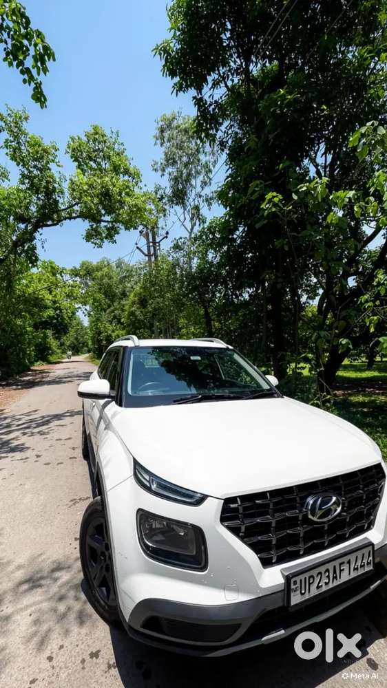 Hyundai Venue 2021 Petrol Well Maintained