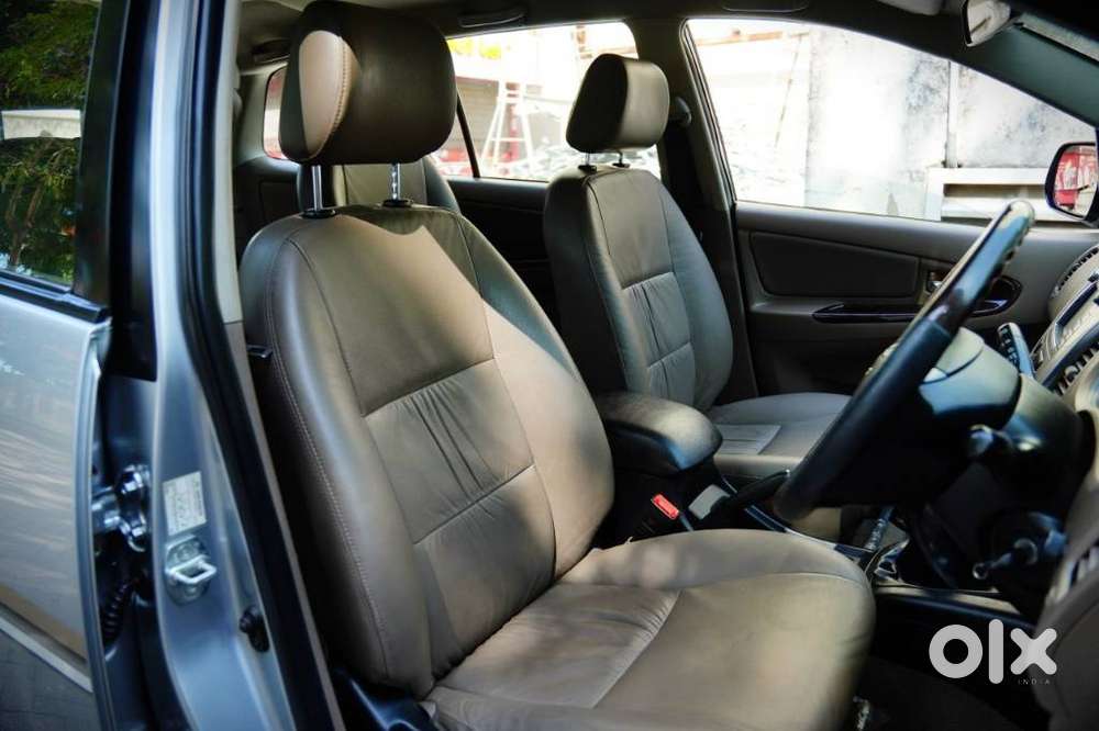 Toyota Innova 2.5 Z Diesel 7 Seater Bs Iv, 2015, Diesel