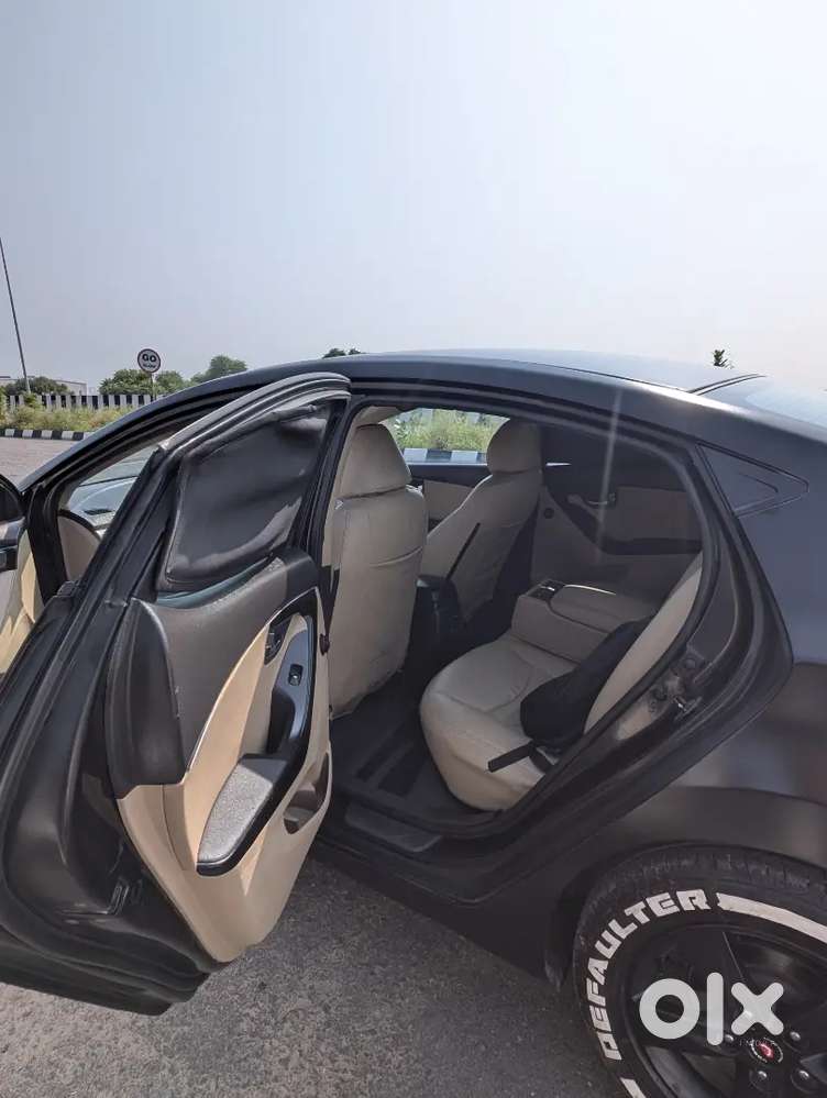 2015 Model Neat And Clean Condition Hyundai Elantra 1.8 Sx Petrol Auto