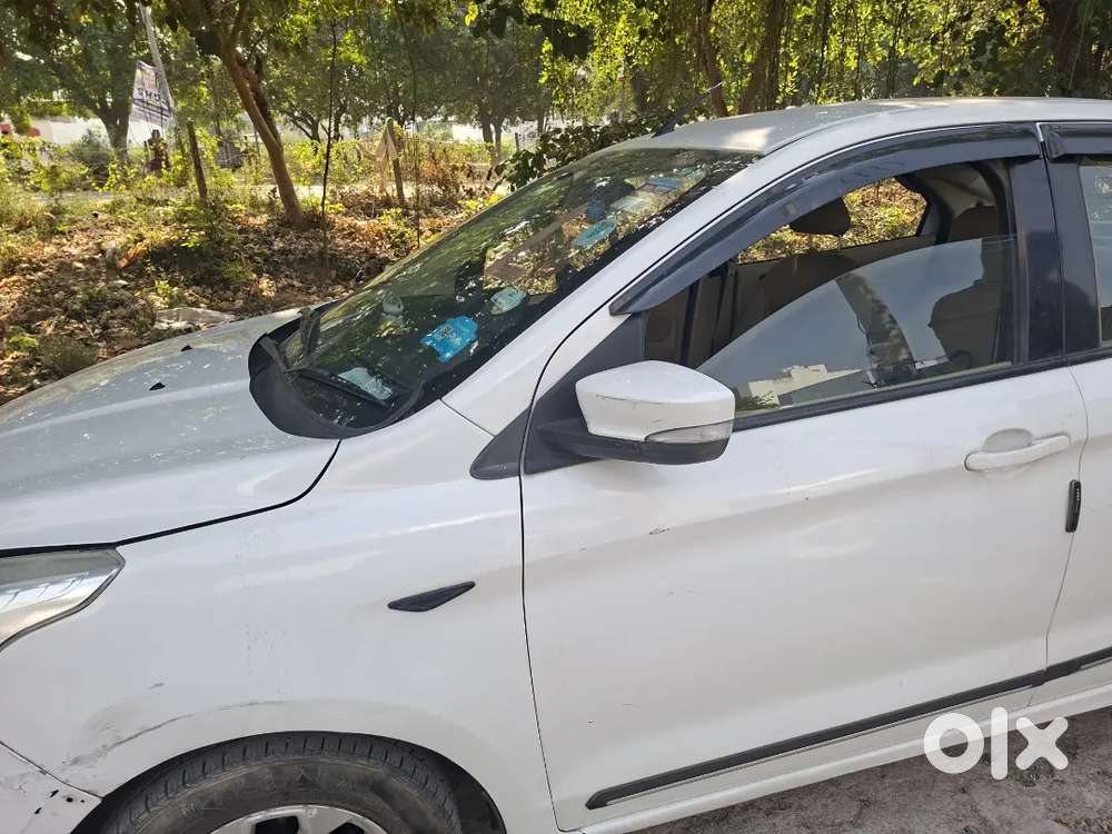 Ford Aspire Titatinium Blu 2017