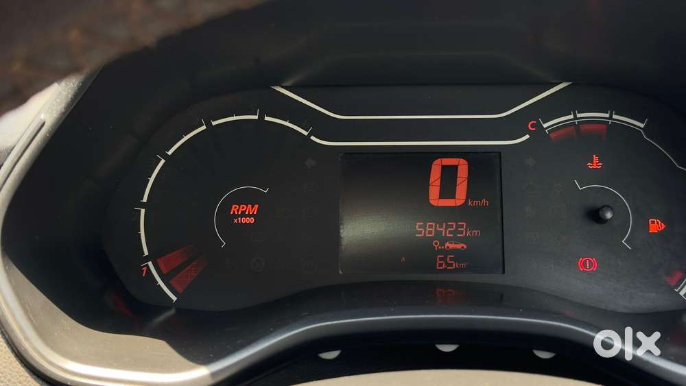 Renault Triber 1.0 Rxe, 2020, Petrol