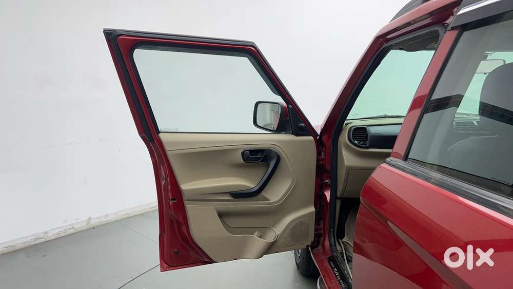 Mahindra Tuv 300 T6 Plus, 2018, Diesel