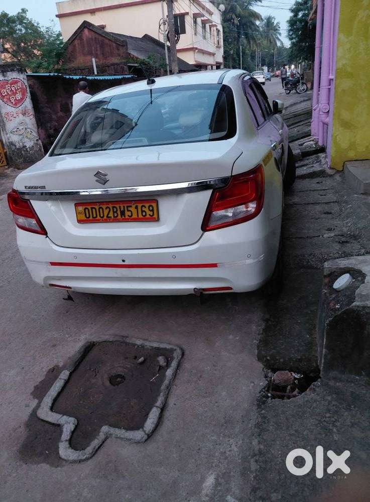 Maruti Suzuki Swift Dzire Vxi, 2022, Petrol