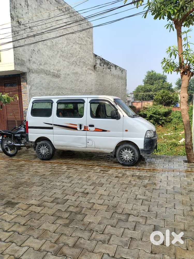 It's Army Person Veh And Coy Fitted Cng Or Ac Good Condition