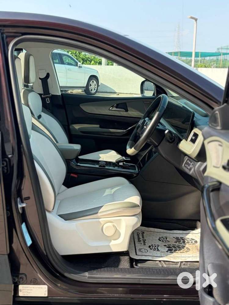 Mahindra Xev 9e Pack Three Select, 2025, Electric