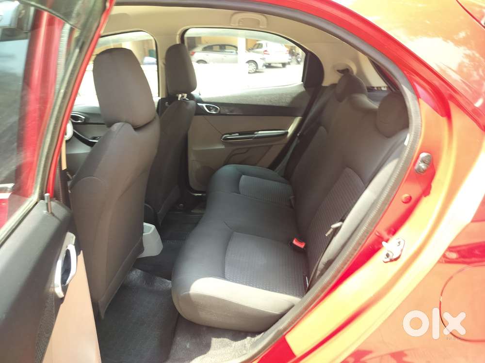 Tata Tiago 1.2 Revotron Xza, 2018, Petrol