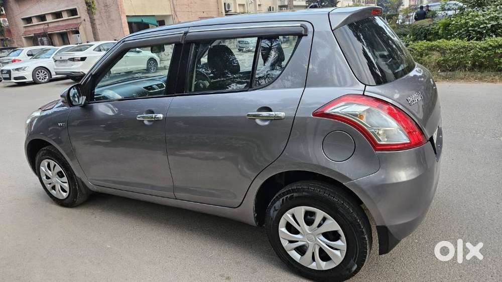 Maruti Suzuki Swift Vxi + Manual, 2012, Petrol