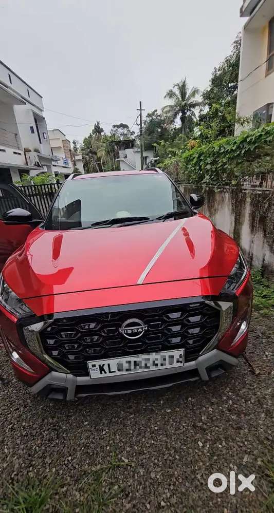 Nissan Magnite Variant 2025nov  Cng+petrol-cng Mileage 33km Petrol 18