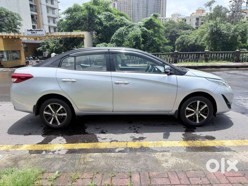 Toyota Yaris V Cvt, 2019, Petrol