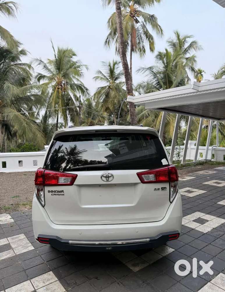 Toyota Innova Crysta 2.8z Automatic
