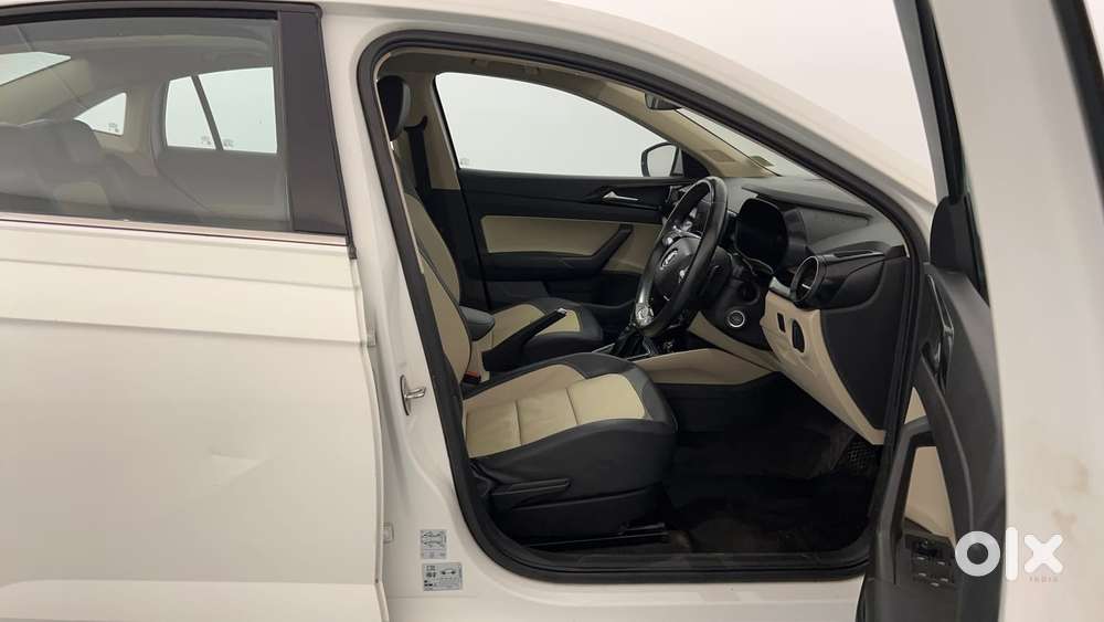 Skoda Slavia Style 1.0l Tsi At, 2022, Petrol