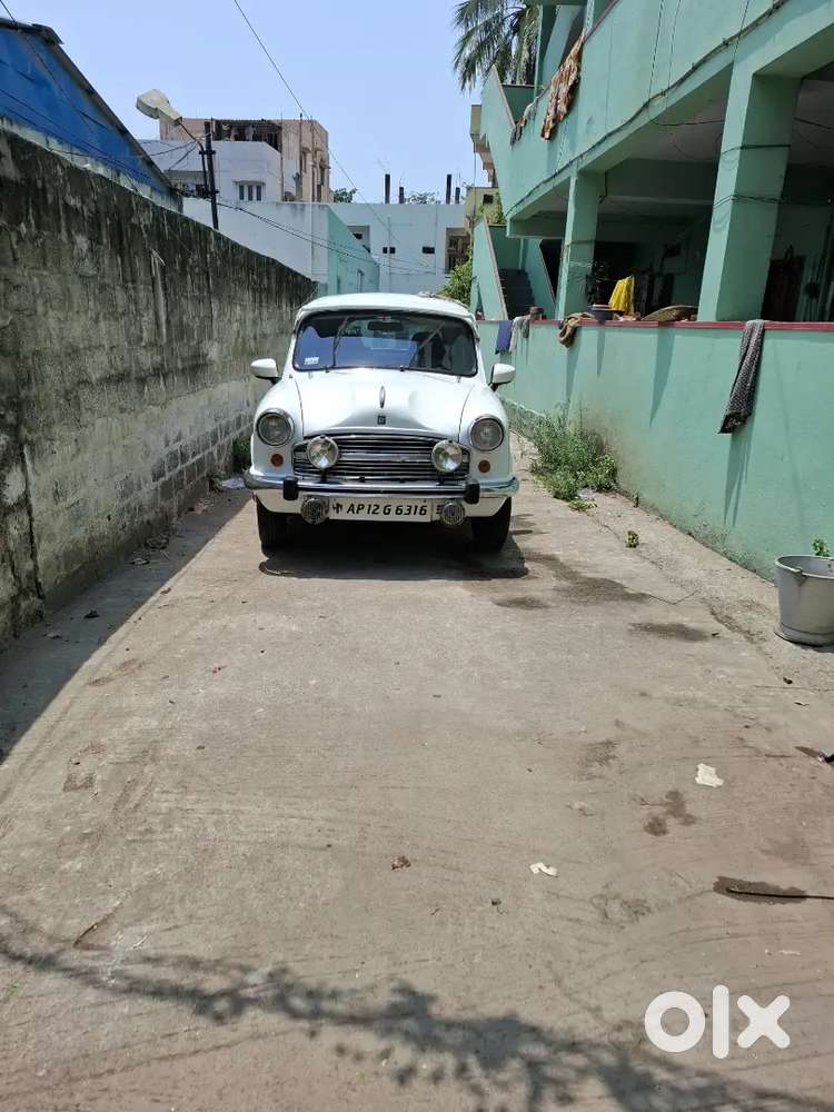 Ambassador Ambassador 2004 Diesel 12000 Km Driven