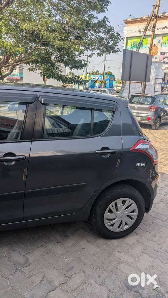 Maruti Suzuki Swift Vxi Optional, 2016, Petrol