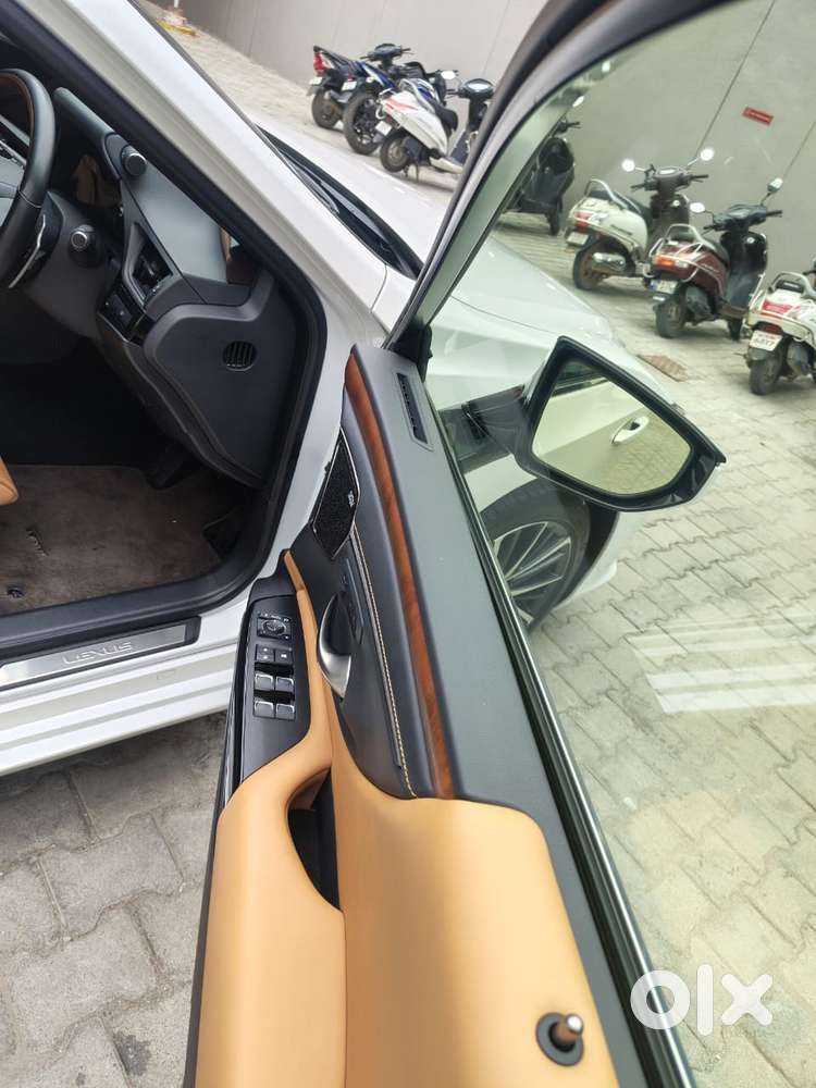 Lexus Es 300h, 2024, Petrol