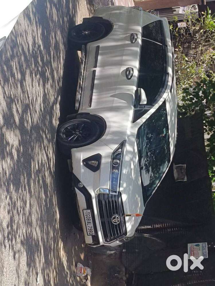 Toyota Innova Crysta 2.4 G Mt 7 Str, 2017, Diesel