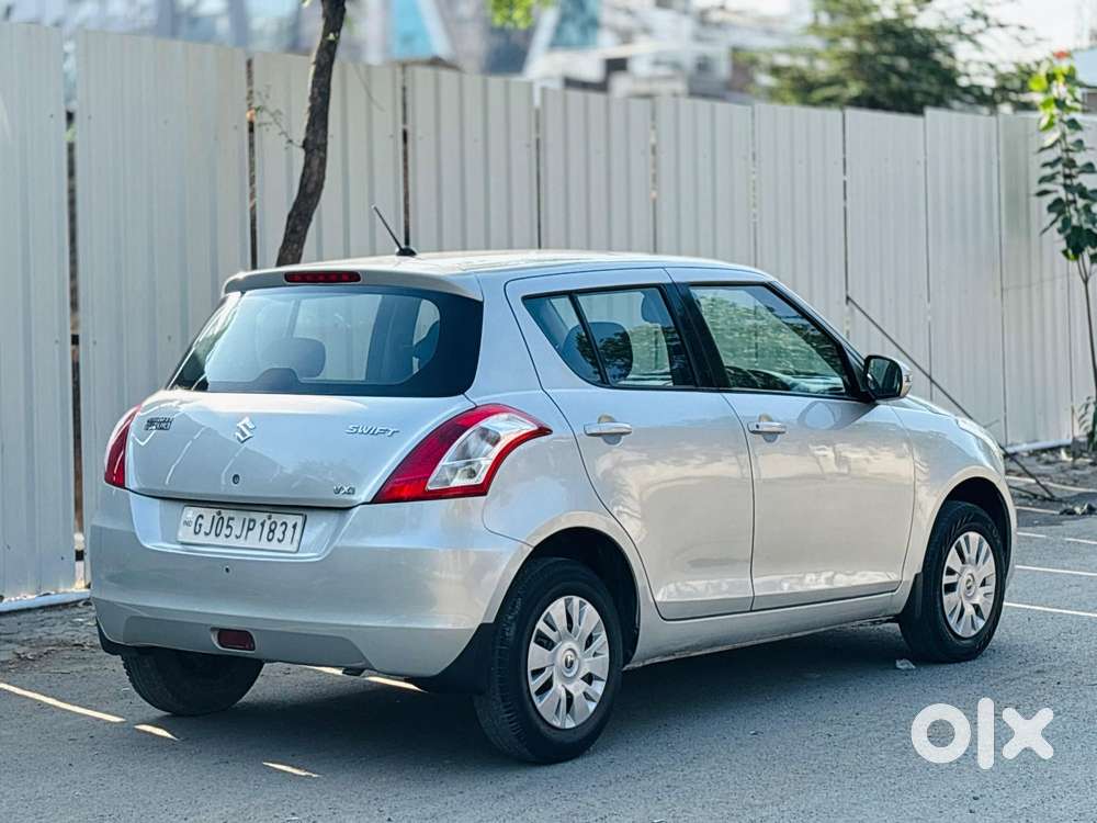 Maruti Suzuki Swift Vxi, 2016